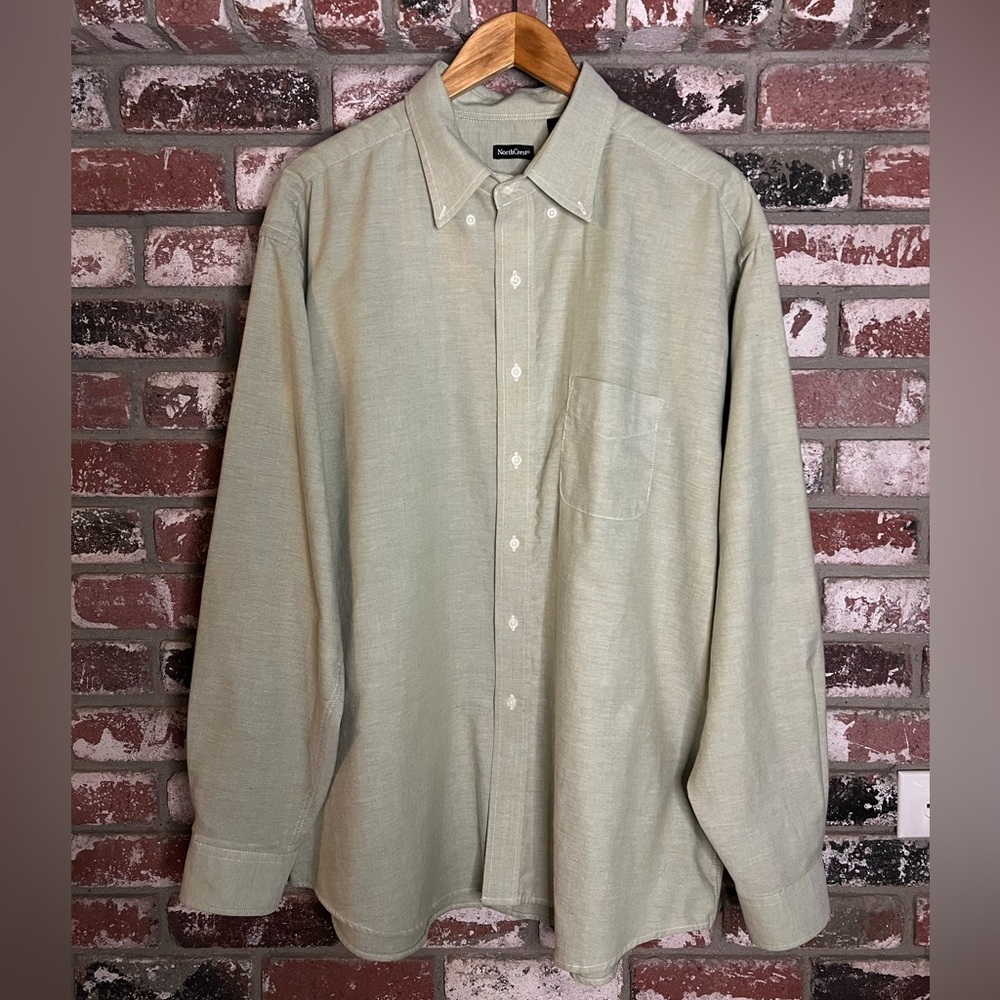 Northcrest Men's Light Green Casual Button Down Shirt